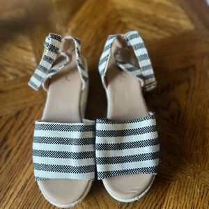 Qupid Striped Sandals With Woven Style Wedged Heal